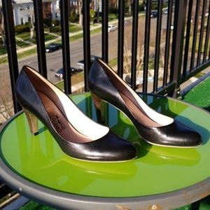 Ferragamo Black Leather Pumps sz 7.5